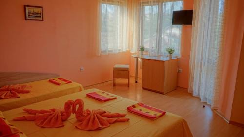 Deluxe Double Room with Extra Bed