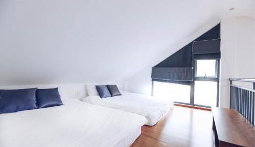 Penthouse Apartment with Balcony