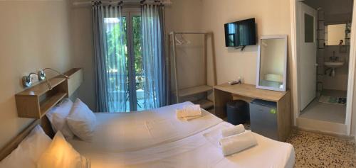 Standard Twin Room with Garden View