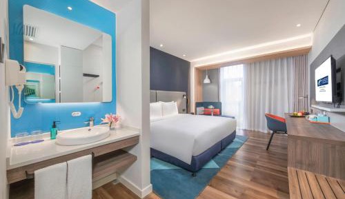 Standard Queen Room