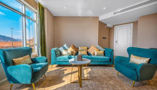 Junior Suite with Mountain View