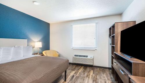 Queen Room with Sofa Bed - Non-Smoking