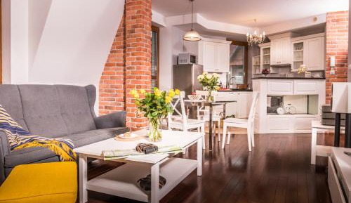 Apartment with Lake View