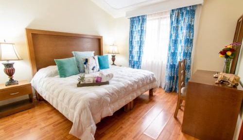 Deluxe Room (2 Adults + 1 Child)