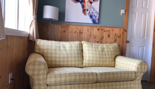 Two-Bedroom Cottage and Kitchenette #6