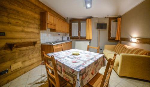 One-Bedroom Apartment (6 Adults)