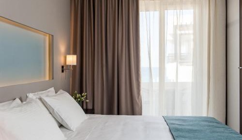 Suite with Partial Sea View