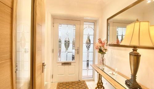 Deluxe Room (2 Adults + 1 Child)