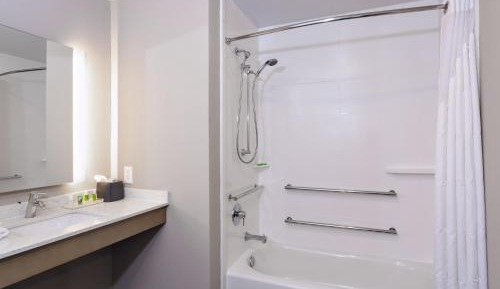 Deluxe Twin Room - Mobility Access Tub