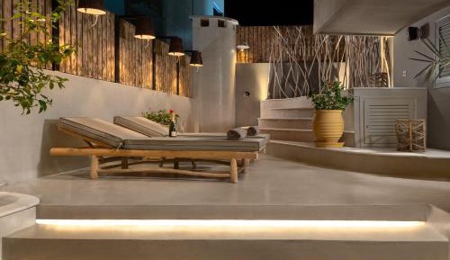 Queen Suite with Private Outdoor Hot Tub - Iviskos