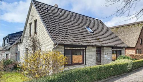Five-Bedroom Holiday Home