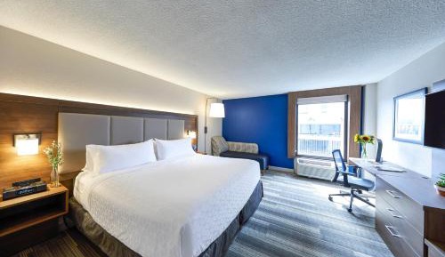 One-Bedroom King Suite