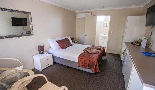 Standard Queen Room