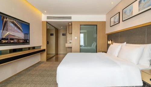 Deluxe Queen Room