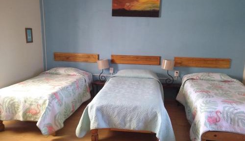 Basic Triple Room with Shared Bathroom