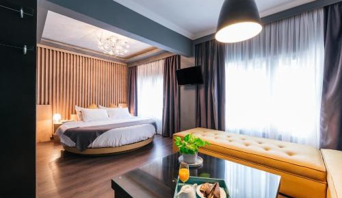 Deluxe Suite