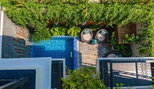Family Connecting Pool View With Balcony