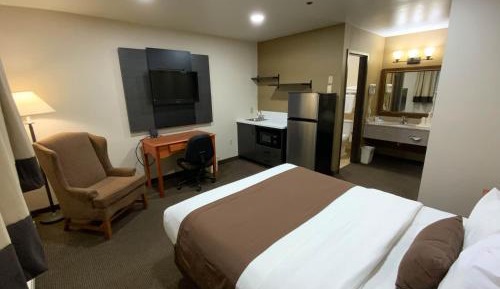 Deluxe King Room - Non-Smoking