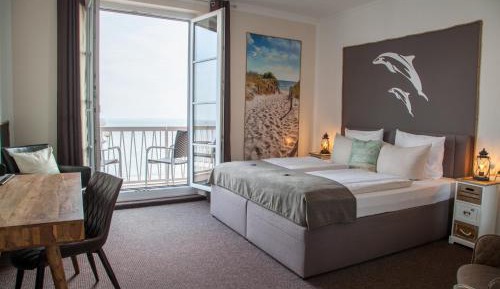 Double Room with Balcony and Sea View