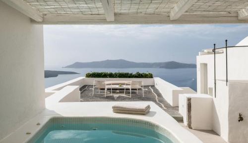 Signature Suite with Hot Tub