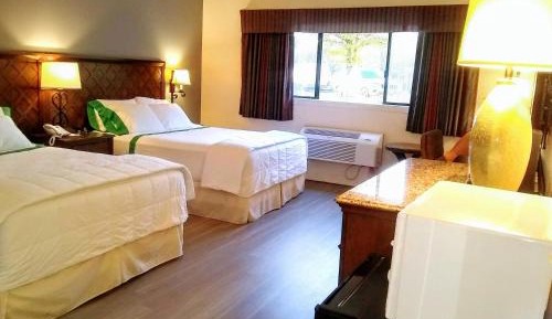 Deluxe Queen Room with Two Queen Beds - Non-Smoking