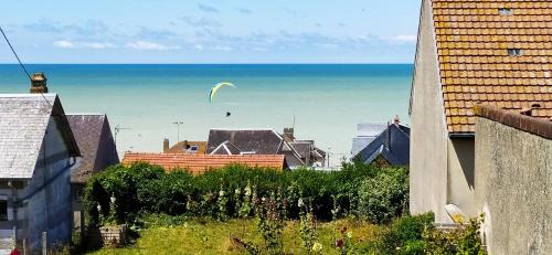 One-Bedroom Apartment with Sea View