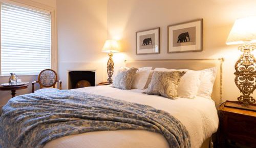 Deluxe King Suite
