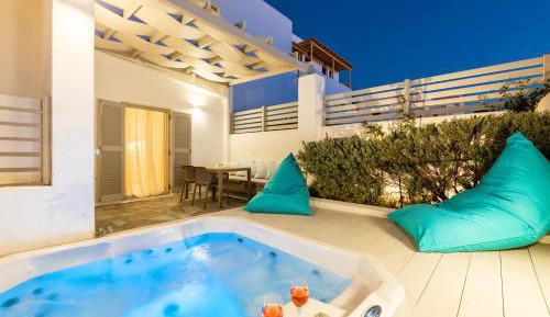 Family Suite with private outdoor Hot Tub 