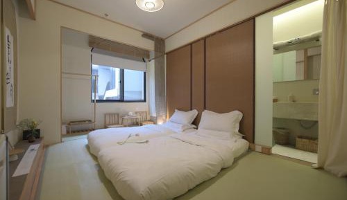 Twin Room with Bath