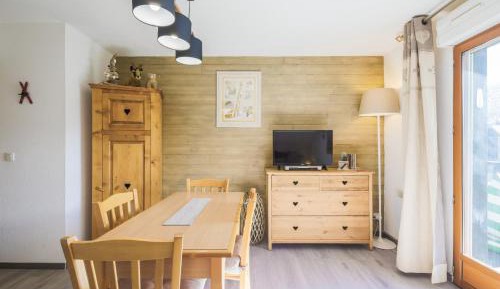 Select One-Bedroom Apartment (4 People)