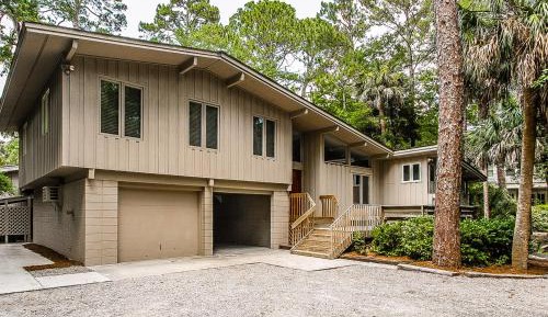 Five Bedroom Holiday Home