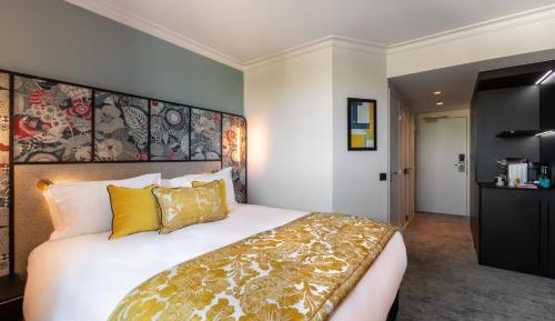 Premium King Room