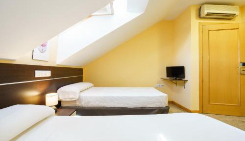 Twin Room with Balcony