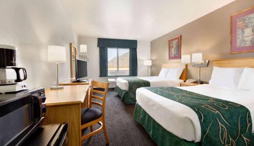 Queen Room with Two Queen Beds - Non-Smoking