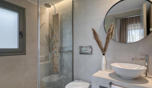 Elegant double sea view with private pool