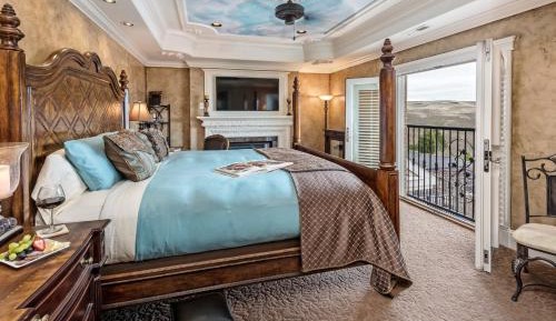 Studio with Pool View