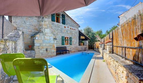 One-Bedroom Holiday Home