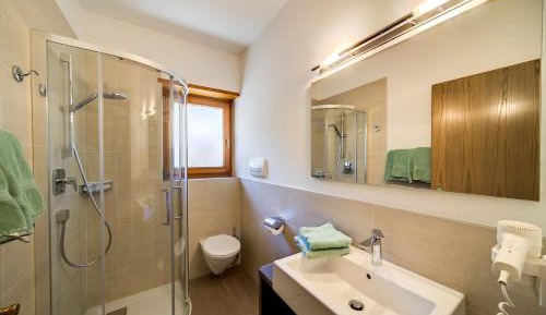 One-Bedroom Apartment with Balcony