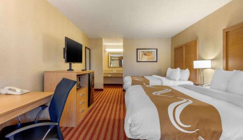 Queen Room with Two Queen Beds - Non-Smoking
