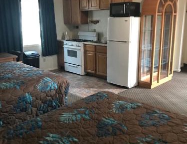 Queen Room with Two Queen Beds with Kitchenette