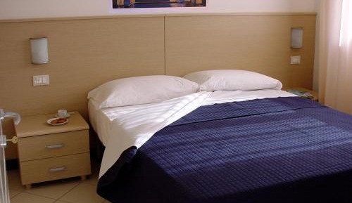 Studio with Terrace  - Split Level (4 Adults)