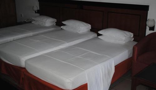 Standard Triple Room with Garden View