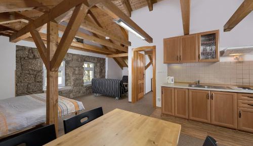 One-Bedroom Apartment - First Floor (4 Adults)