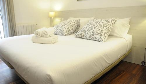 Double or Twin Room with Private Bathroom