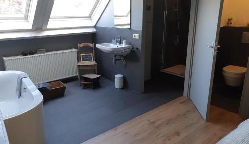 Deluxe Double Room with Bath