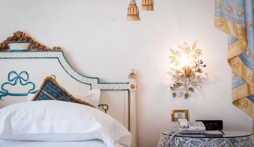 Deluxe Double Room with Lake View