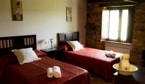 Apartment with Mountain View