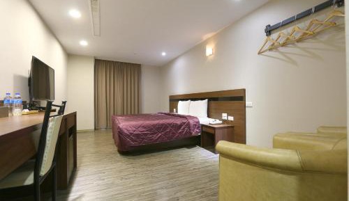 Queen Room with Balcony