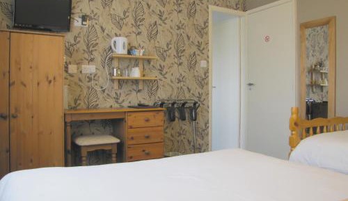 Family Room (2 Adults + 1 Child)