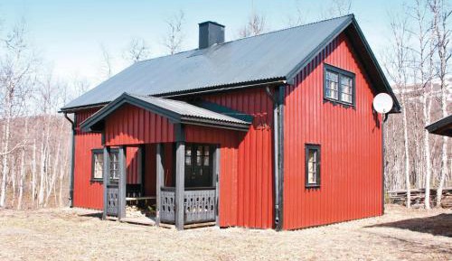 Three-Bedroom Holiday Home 